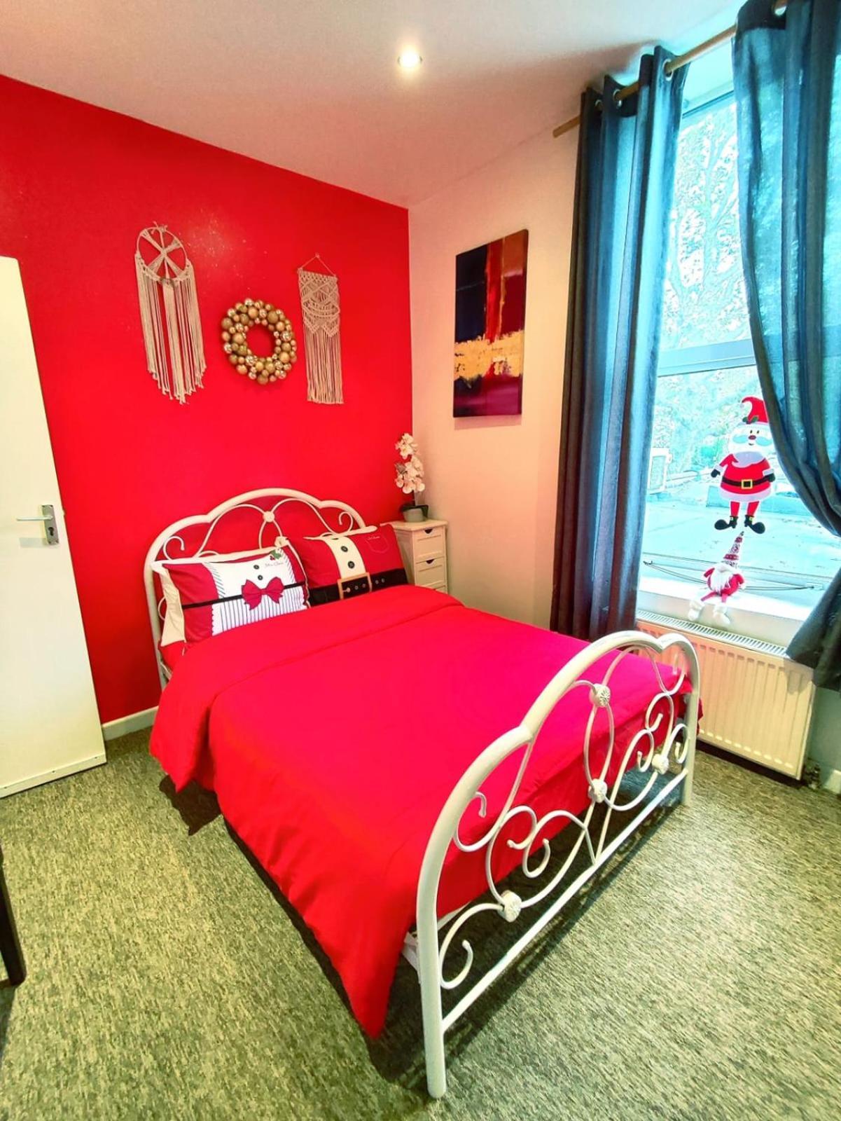 Double Room Lgbt Лондон Экстерьер фото